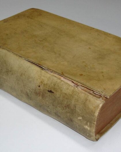 Het hernieuwde en verbeterde Acerra Philologica van P. Lauremberg. Dat is: zes honderd nutte en gedenkwaardige geschiedenissen, als ook zeer vermakelyke reden-kavelingen. Tot nut der lees-gierige jeugd, en een noodzakelyk onderwys tot bevordering der geleerdheid. Uit de beroemste zo Grieksche als Latynsche geschigtschryvers by een gesteld, en nu in beter order geschikt en uitgegeven door Joh. Hajenius S.S. Th.C.