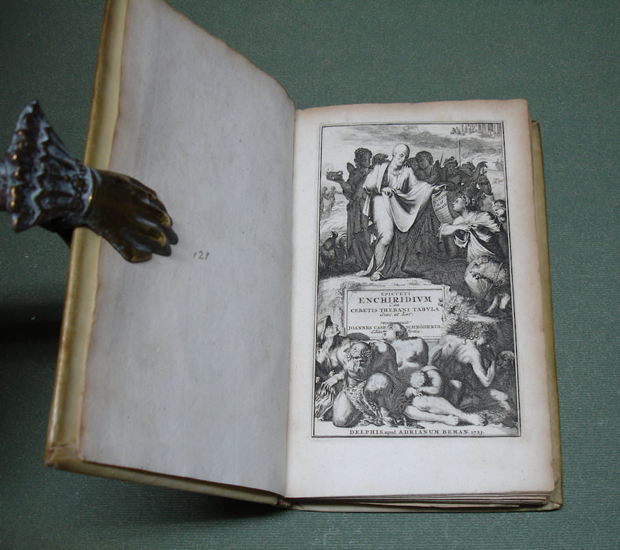 Epicteti Enchiridium una cum Cebetis Thebani tabula, Graec. & Lat. Cum notis Wolfii, Casauboni, Caselii & aliorum; quibus accedit Graeca Enchiridii paraphrasis, lacunis omnibus, codicis Medicei ope a Jacobo Gronovio repletis. Recensuit & a plurimis mendis, quae in priores editiones irrepserant, repurgavit, ac notis quibusdam & animadversionibus illustravit Joannes Casparus Schröderus. - Afbeelding 2
