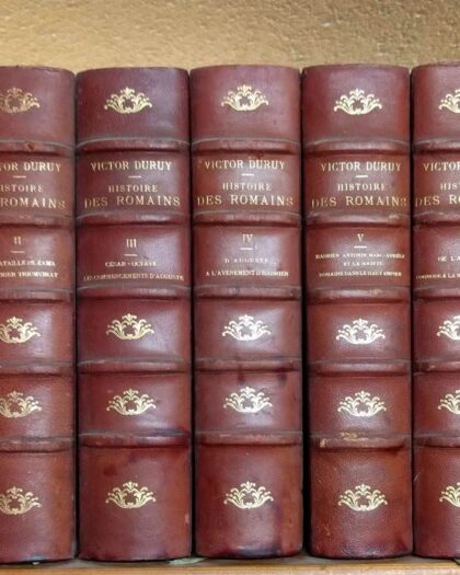 Histoire des romains, depuis les temps les plus reculés jusqu'à l'invasion des barbares. Nouvelle éd. revue, augm. et enrichie d'environ 3000 gravures dessinées d'après l'antique et de 100 cartes ou plans.